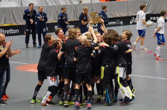 PhilipSilvano's tweet photo. Idag var det exakt ett år sen och jag minns det som igår, glädjen, lagandan och svenska mästare...💙 https://t.co/y00740I7PW