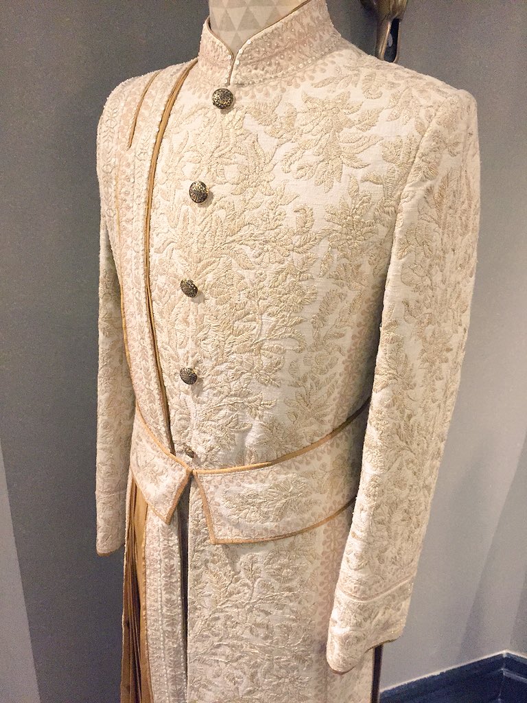 Team MissMalini (@teammissmalini) on Twitter photo Just eye candy errrywhere! Something gorgeous for everyone 👫 <a href="/Tarun_Tahiliani/">Tarun Tahiliani</a> #TarunTahilianiForObeetree Just eye candy errrywhere! Something gorgeous for everyone 👫 <a href="/Tarun_Tahiliani/">Tarun Tahiliani</a> #TarunTahilianiForObeetree