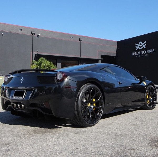 CASH_KlNG's tweet photo. Murdered out Ferrari 458 💀 https://t.co/2P4PtWMcUW