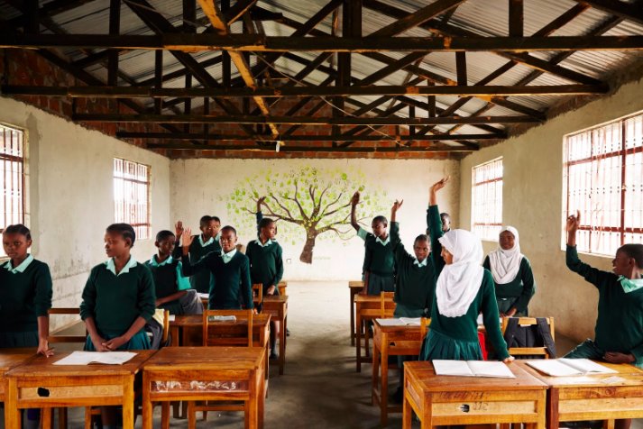 Tapolci_FNDN's tweet image. What Is #HumanCenteredDevelopment ? | #Classy hubs.ly/H05KsPC0