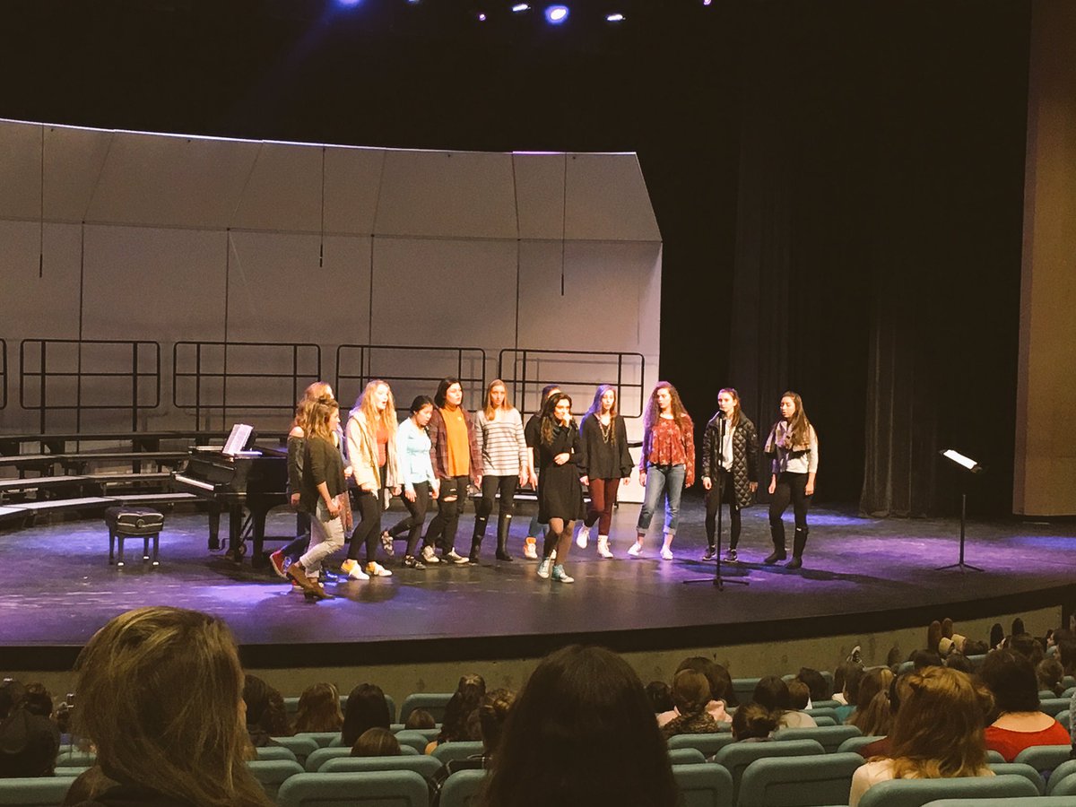 Ayyy <a href="/chicappella/">Chicappella 🎼💕</a> killin' it! #girlpower 💕