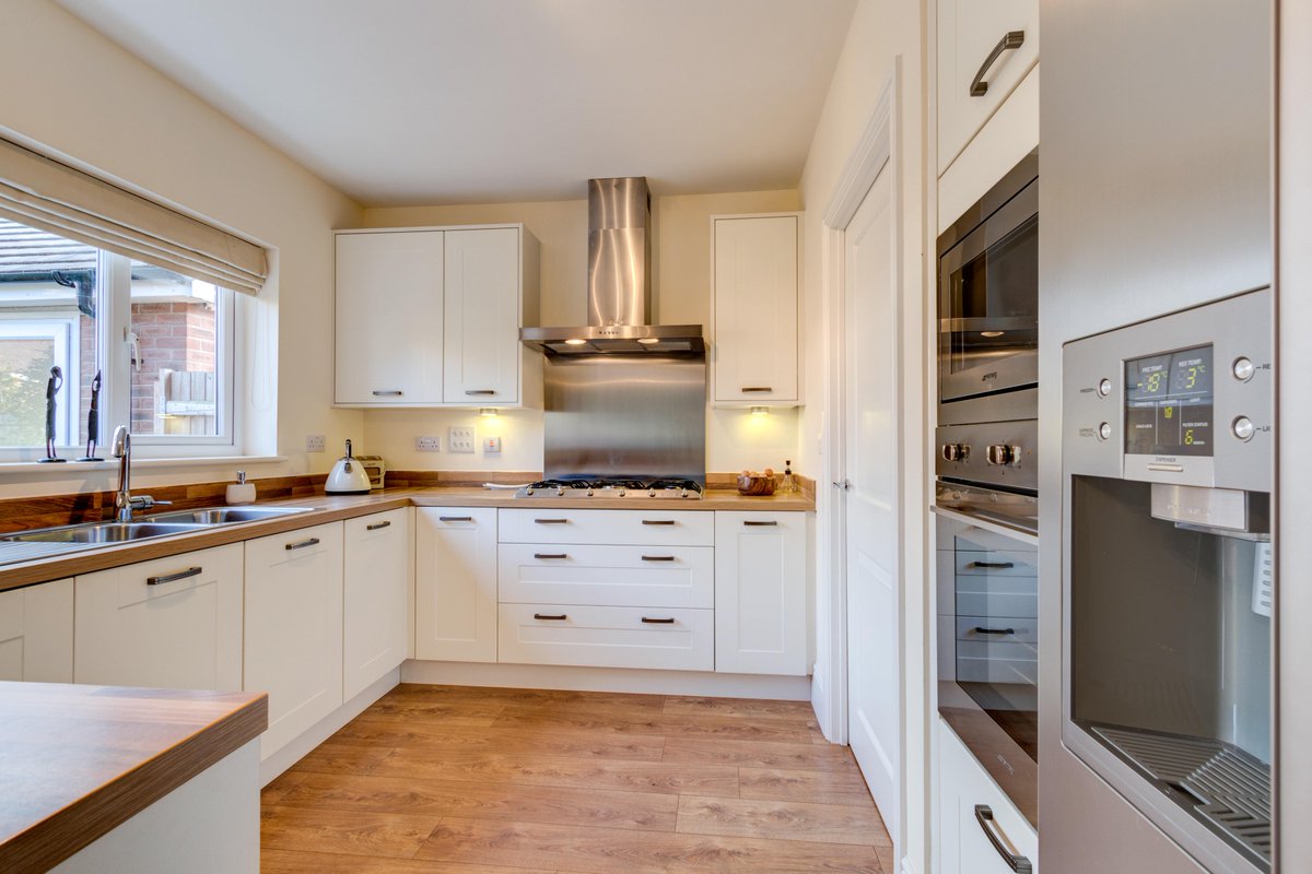 ANOTHER NEW INSTRUCTION! Taking advantage of our wonderful New Year incentive. FREE PROFESSIONAL PHOTOGRAPHY FOR ALL NEW INSTRUCTIONS!!