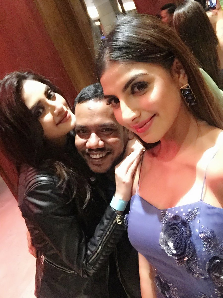 whitespeaking's tweet photo. #HappyFaces from last nights #TimesFoodGuideAwards #GastronomicalRamblings #PartyTime @nusratchirps thank you @Calcutta_Times @satadruojha https://t.co/XCPoUvcihr