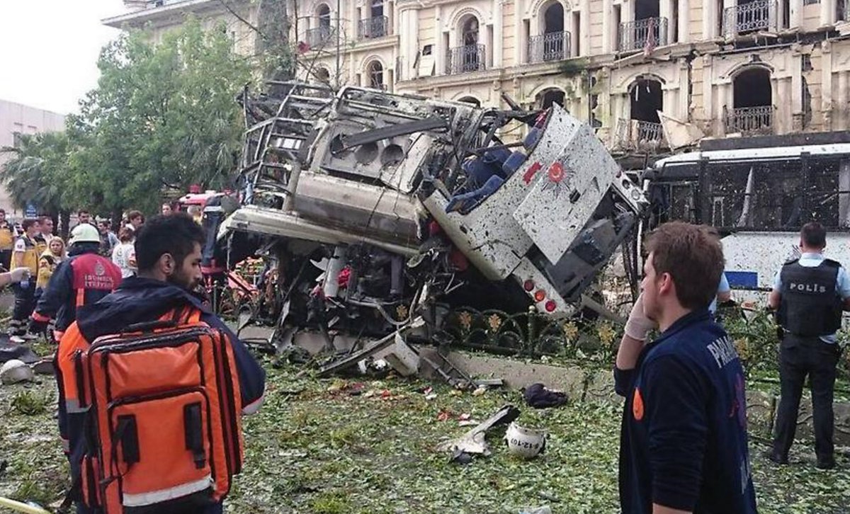TurgutAlp_1968's tweet photo. #TerrorUniBerlin
Anschläge, Tote, Verletzte, Trauer....
@TUBerlin
Was ist der unterschied zwischen #berlinterrorattack und #PKK Terror ? https://t.co/MiyK7JFBW5
