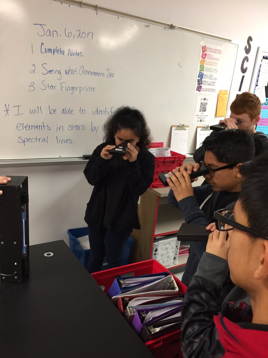 Haneteacher's tweet photo. Using Spectrascopes to identify elements in stars like Astronomers! #kjhpride            8th gr rocks! @normavsantos https://t.co/5Ccu0t38su