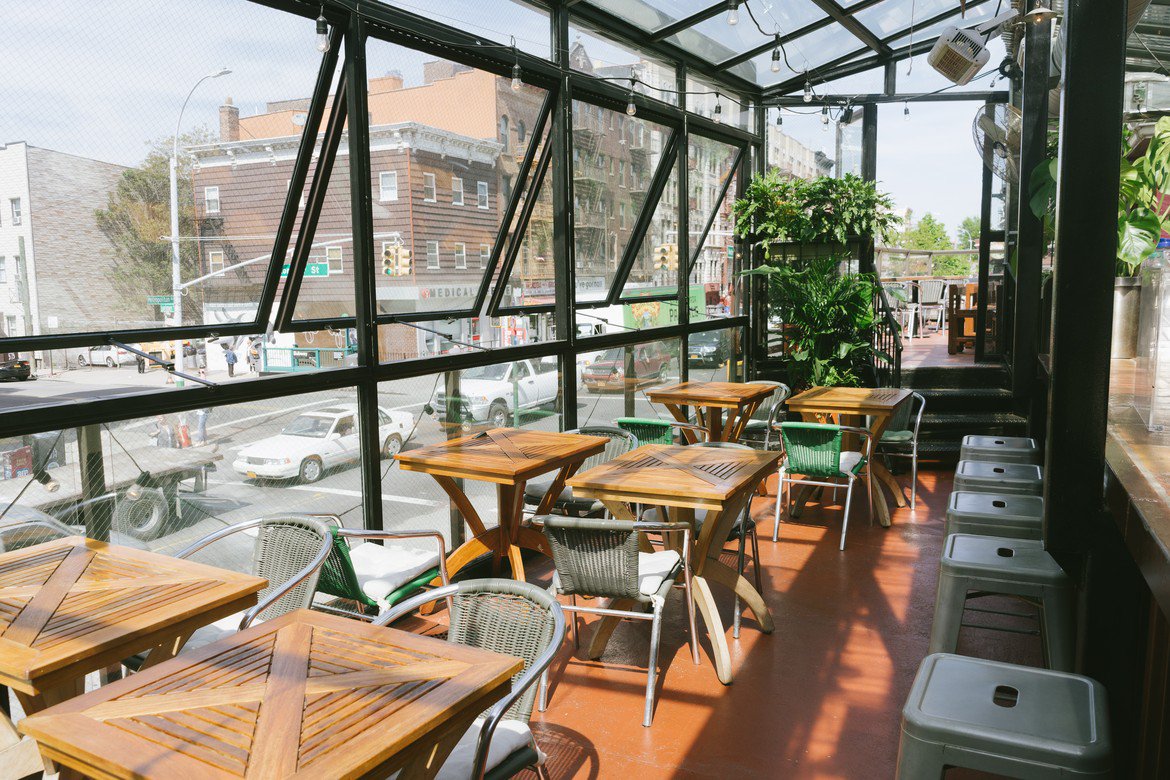 infatuation's tweet photo. 15 Restaurants That Are Extremely Close To Subway Stops For When It's Too Cold To Walk Outside - https://t.co/h03pNS31Ir https://t.co/IrAjU4G74e