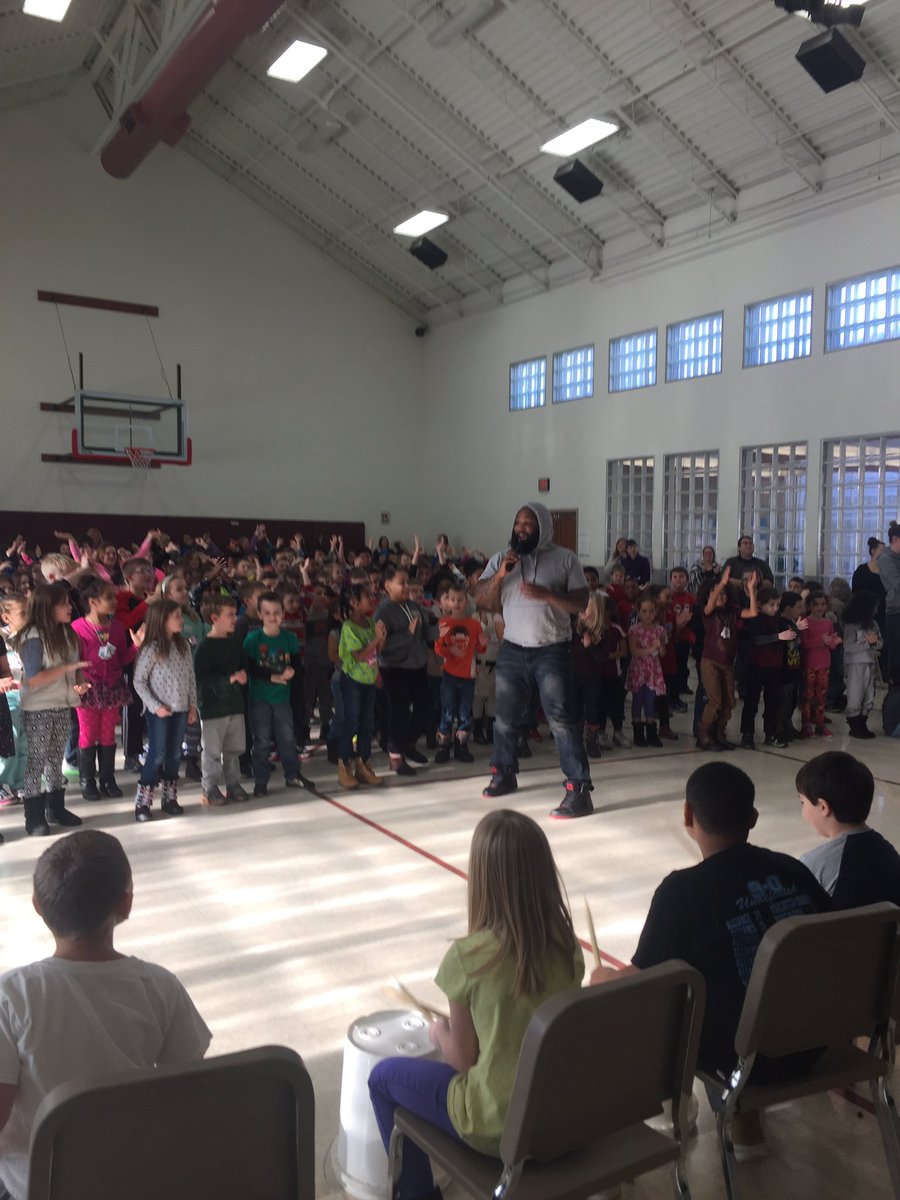 PWMrsD's tweet photo. Respect, Believe, Never Give Up...Can't say enough about our visitor today! AMAZING! #acspresents @ElecSimon @KingJames @cavs @PWMrsG https://t.co/Bc75q0FdlU