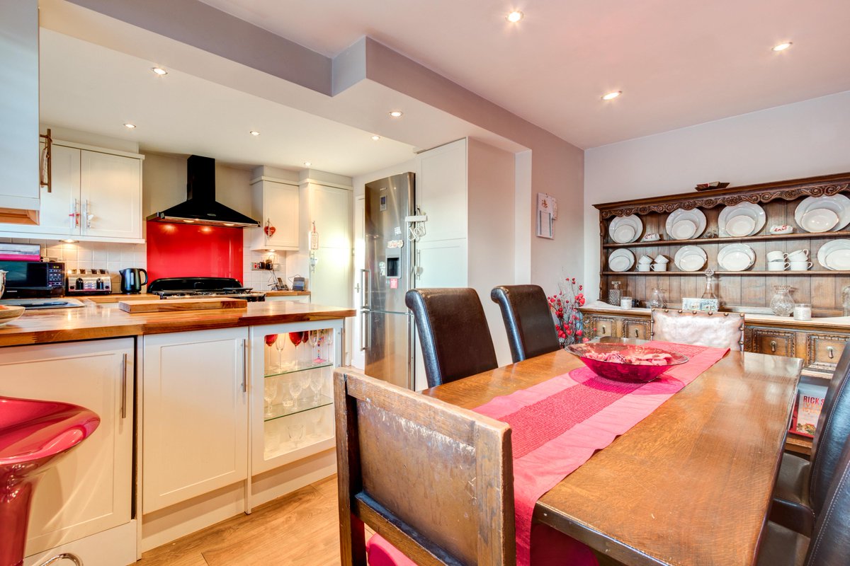 ANOTHER NEW INSTRUCTION! Taking advantage of our wonderful New Year incentive. FREE PROFESSIONAL PHOTOGRAPHY FOR ALL NEW INSTRUCTIONS!!