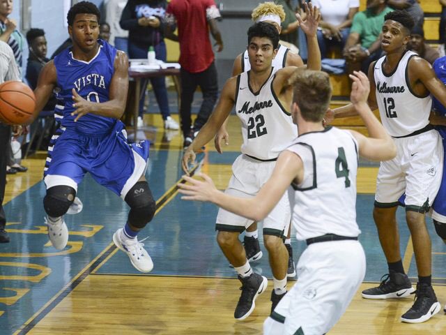 _CobraHoops's tweet photo. Few pics from the @RockledgeHoops Holiday Classic against @MelHigh321 Cobras lost 70-56 https://t.co/iUKfsNLaPo