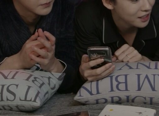 winnerhands's tweet photo. jinhoon 💕💕 #Jinwoo #Seunghoon #WINNER #위너 #WinnerHands https://t.co/I8YMQsvL2H
