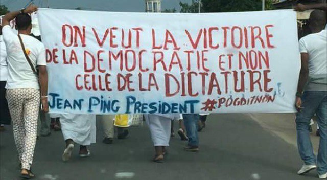 Gracedarlyce's tweet photo. Port Gentil oh, c'est toi que j'aime. C'est vrai. Parce que sans toi au bled il n'y a pas la Résistance. 💃🏽 #ResistanceJaune 🙏🏾 https://t.co/HezfXEkvVL