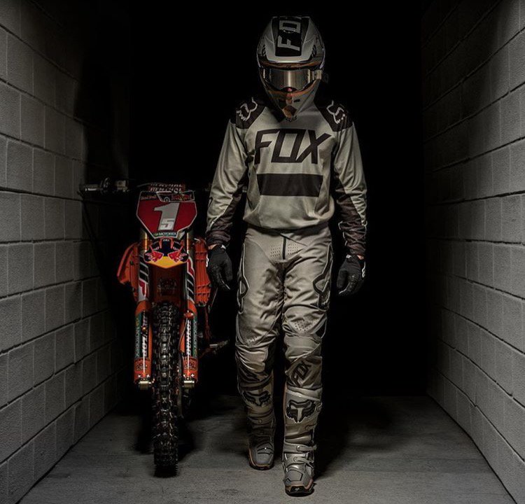 MotoSportInc's tweet photo. Now Available @foxracing - A1 LE 360 Pyrok Racewear
Get It Here: https://t.co/HMmX6Rc2uu @foxheadinc #MotoSportDotCom #A1 #Pyrok https://t.co/IkKP94qASR