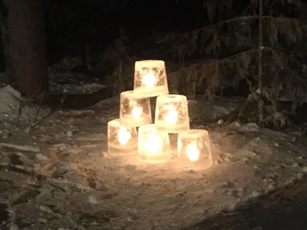 Kyseessä olivat siis PAAKIN ei pankin jäälyhdyt.