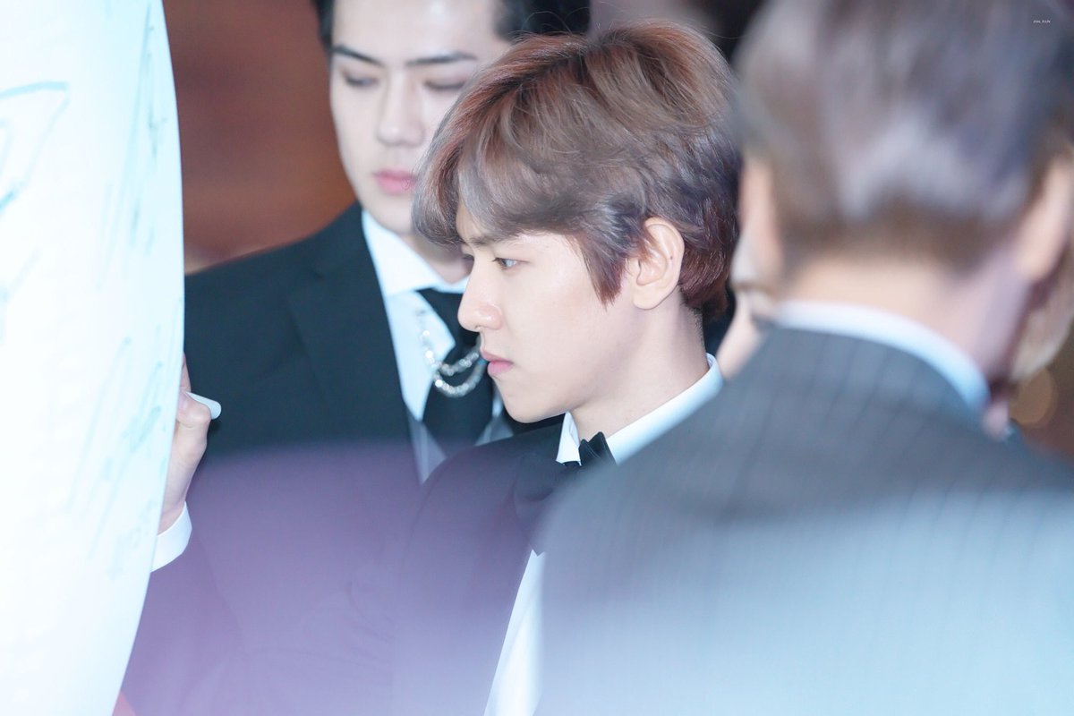 bezzieo's tweet photo. แบคฮยอนเซ็นสูงๆนะ
อย่ายุ่ง
สูงประมาณนี้ หันมาดูเร็ว 
บอกว่าอย่ายุ่ง (｡･ˇ_ˇ･｡) https://t.co/wy4Y95u5OE