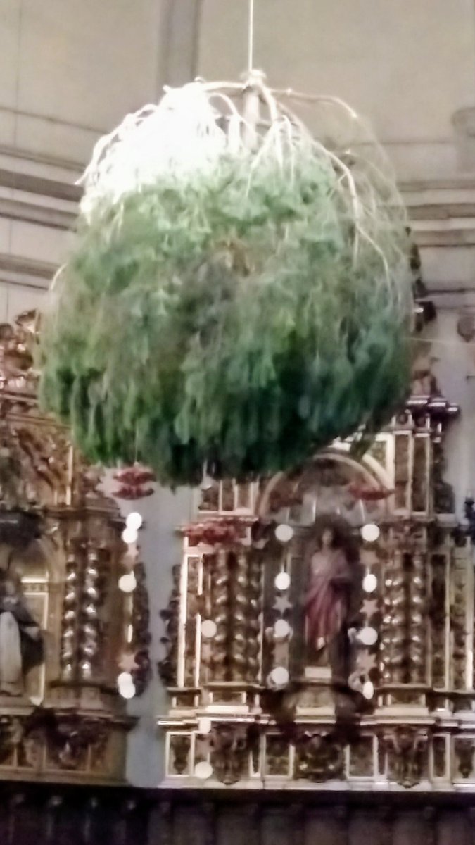 jxcatcentelles's tweet photo. El pí s'acomiada, esperant ser part de la història de #centelles #festadelpi #viscalasanta
#osona @el9nou @ELPORTAL94 https://t.co/lAm3SucpFH