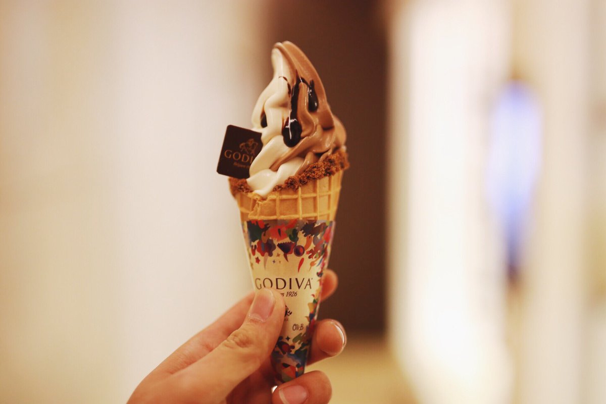 captain2541's tweet photo. Godiva's time https://t.co/iZA7cgsSaN