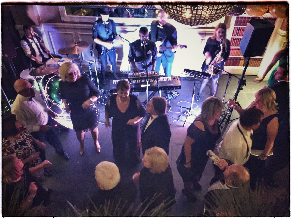 FunkSoulFam's tweet photo. Happy new year, it's the first #FunkSoulFriday of 2017, this year's gonna be even better than last!
Here's some pics from NYE @GJSHotel 🎉🎊🎶x https://t.co/k75CZovY7c