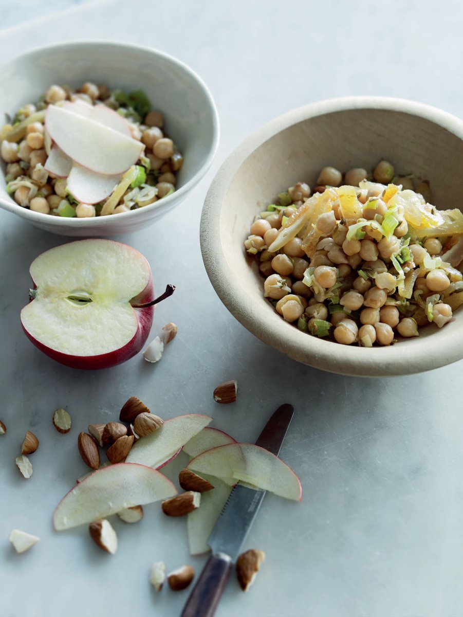 Cooked_UK's tweet photo. Combine Chickpeas, leek, apple and pear in this @ToriHaschka salad for healthy light lunch and mid day pick me up! https://t.co/P2G6uH3DdO https://t.co/v853P1RV9c