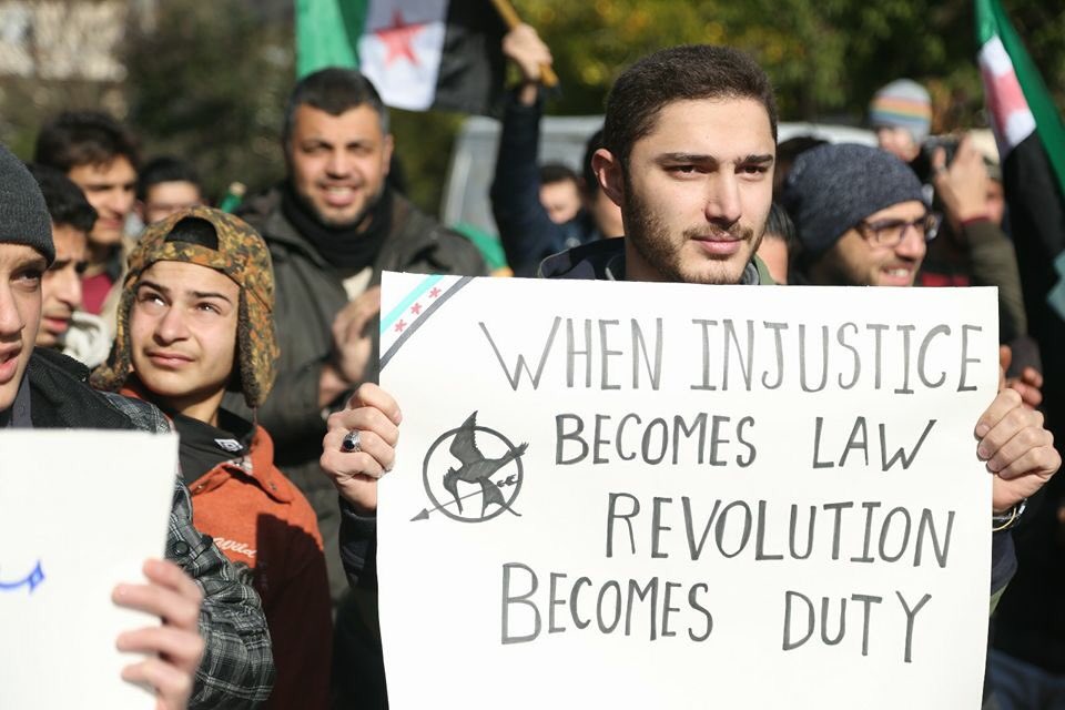 Linashamy's tweet photo. From today's demonstration in Idleb City
Ph by: @yahyanemah 
Great #SyrianRevolution https://t.co/DCwG6XCQc2