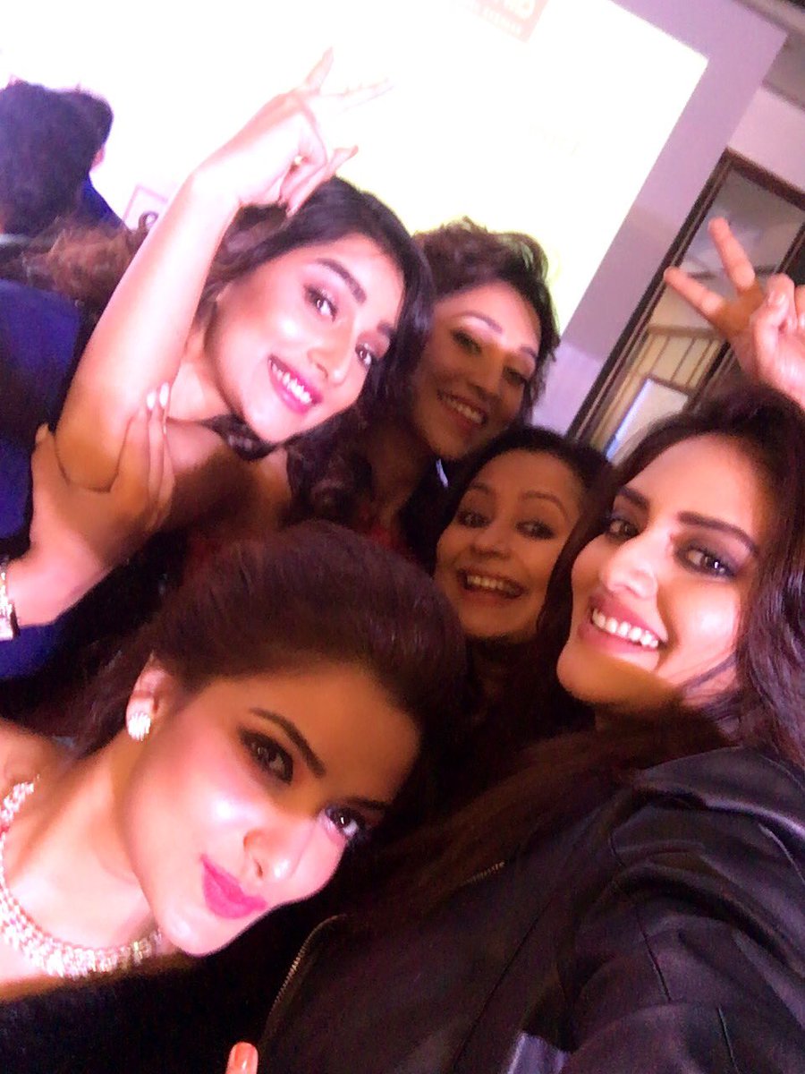 nusratchirps's tweet photo. thank u fr a lovely time @satadruojha @RumanGanguly @Calcutta_Times #FoodGuide party https://t.co/RIxRB4lYys