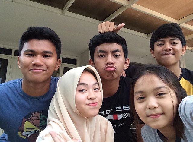 syaaaisye's tweet photo. Halo https://t.co/MD8hzXIsv7