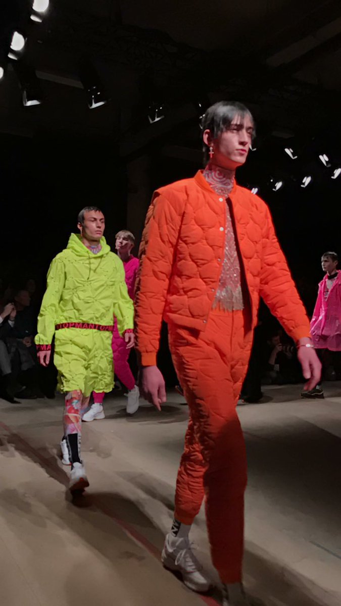 AttitudeMag's tweet photo. Neon brights at #topmanDesign #lfwm show! @jaguarukpr @Topman https://t.co/jMuRbGYsx7