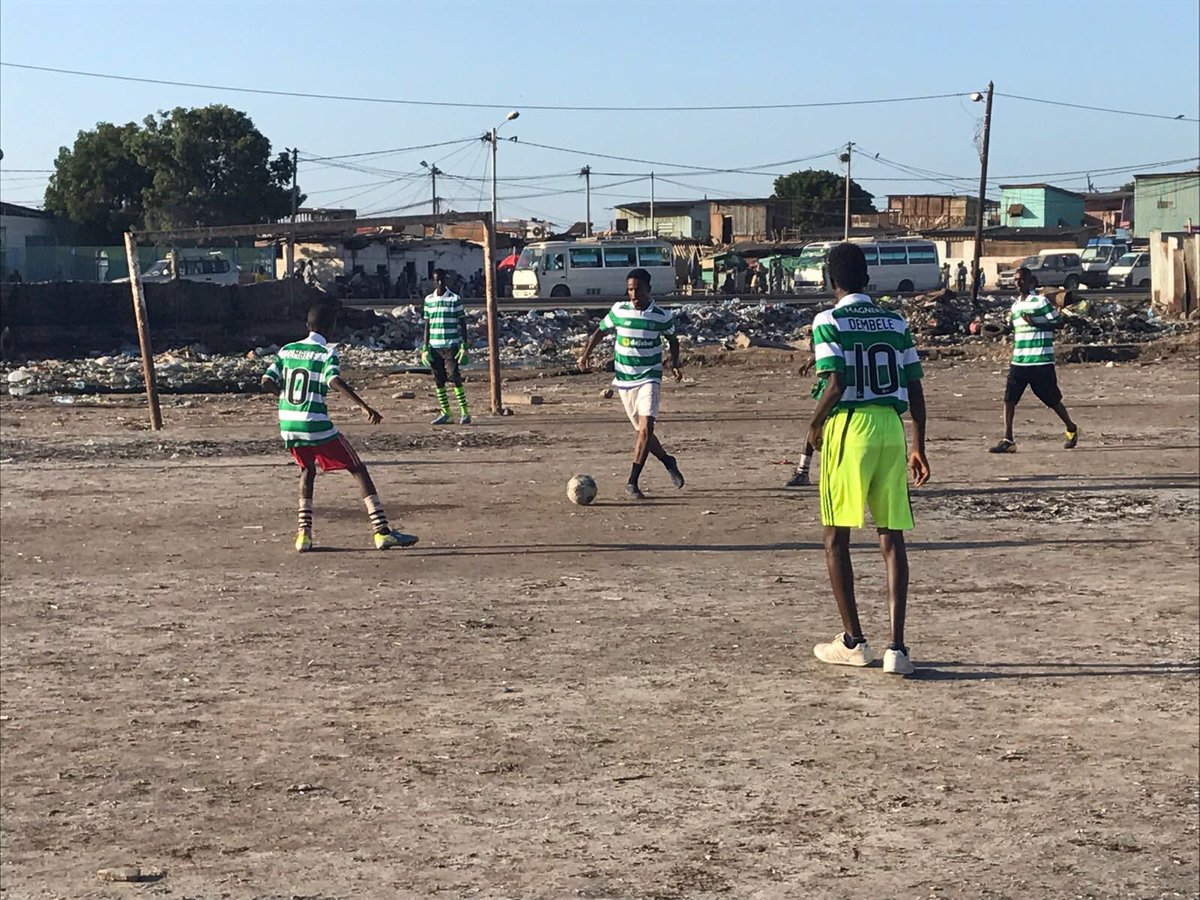 MDembele_10's tweet photo. Happy to put smile on their face by giving away some @celticfc shirts😊. Djibouti, east Africa. #Charity 💚🍀 https://t.co/CjO45QYVYR