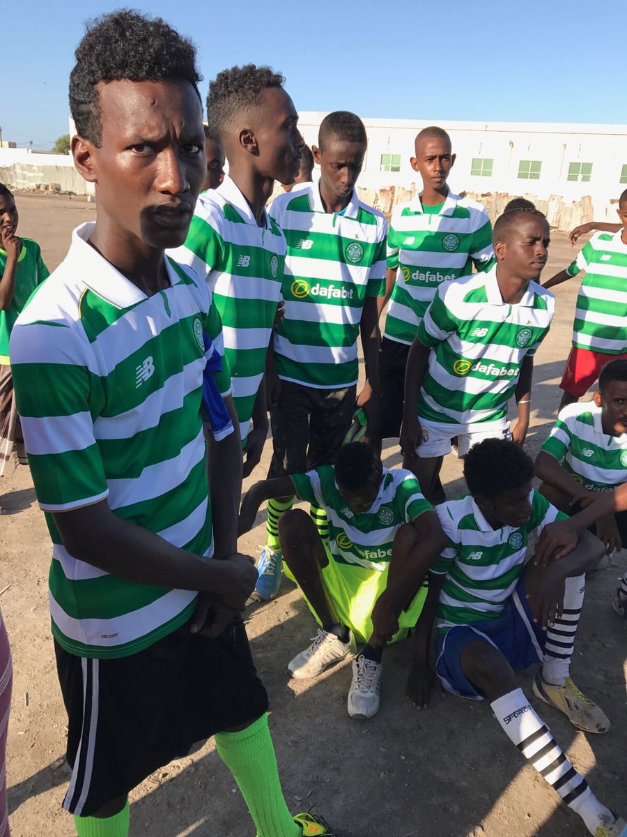 MDembele_10's tweet photo. Happy to put smile on their face by giving away some @celticfc shirts😊. Djibouti, east Africa. #Charity 💚🍀 https://t.co/CjO45QYVYR