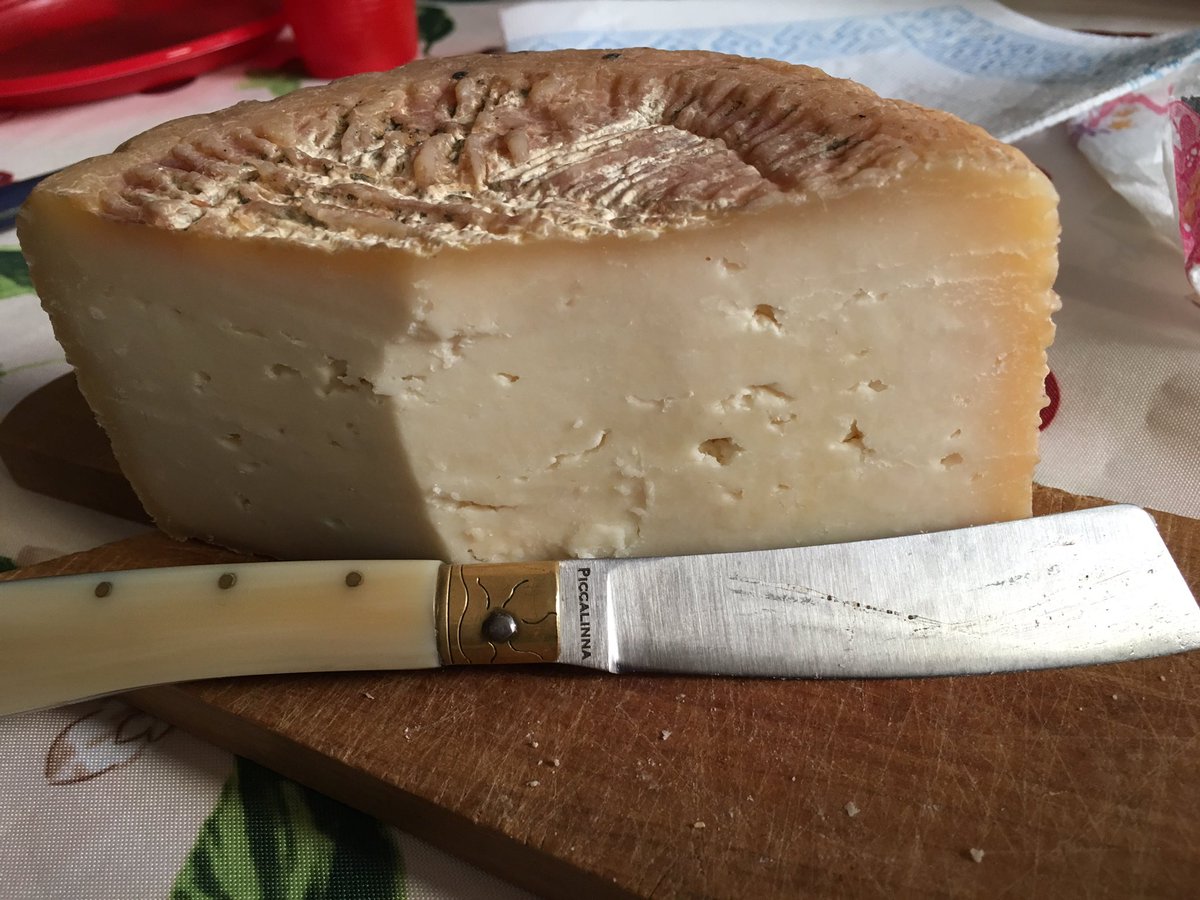Jp_Skanner's tweet photo. #casu #arrasojas #pecorino #Guspini #asasarda @igers_sardegna #sumurzu #panicasuebiuarasu https://t.co/JDXSl8WVje