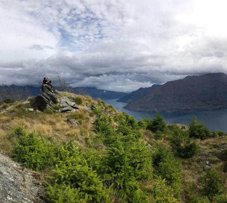 devinoliver's tweet photo. Sitting w/ @krewellayasmine 📷 @caseydeidrick #NewZealand https://t.co/LiawGaW3Sl