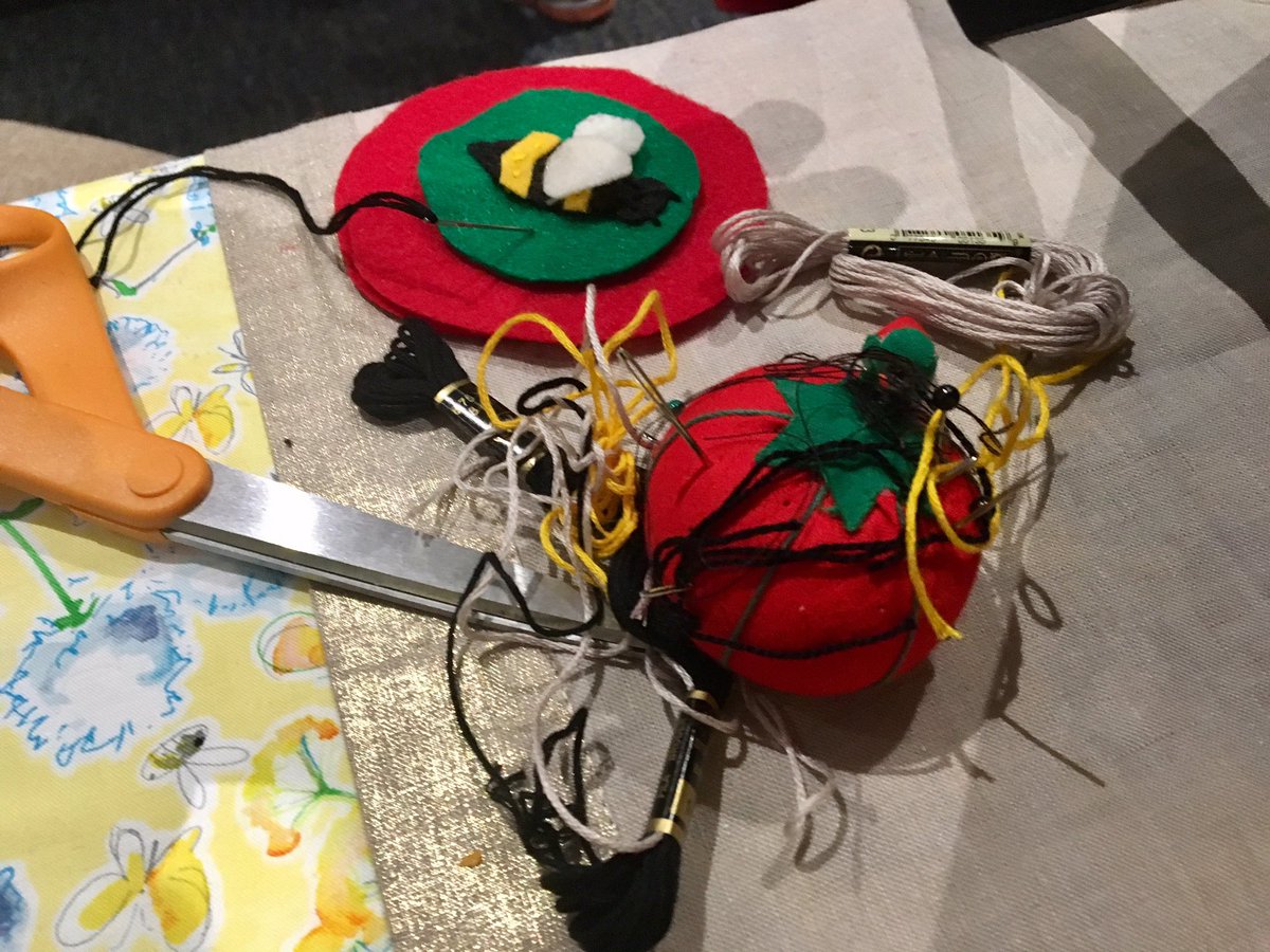 AHoneyBeeTree's tweet photo. #handmade felt ornaments from a friend. Sold them along w/ #honey @ a #christmasbazaar #CrafyFriends https://t.co/HtAZ0gfVdp