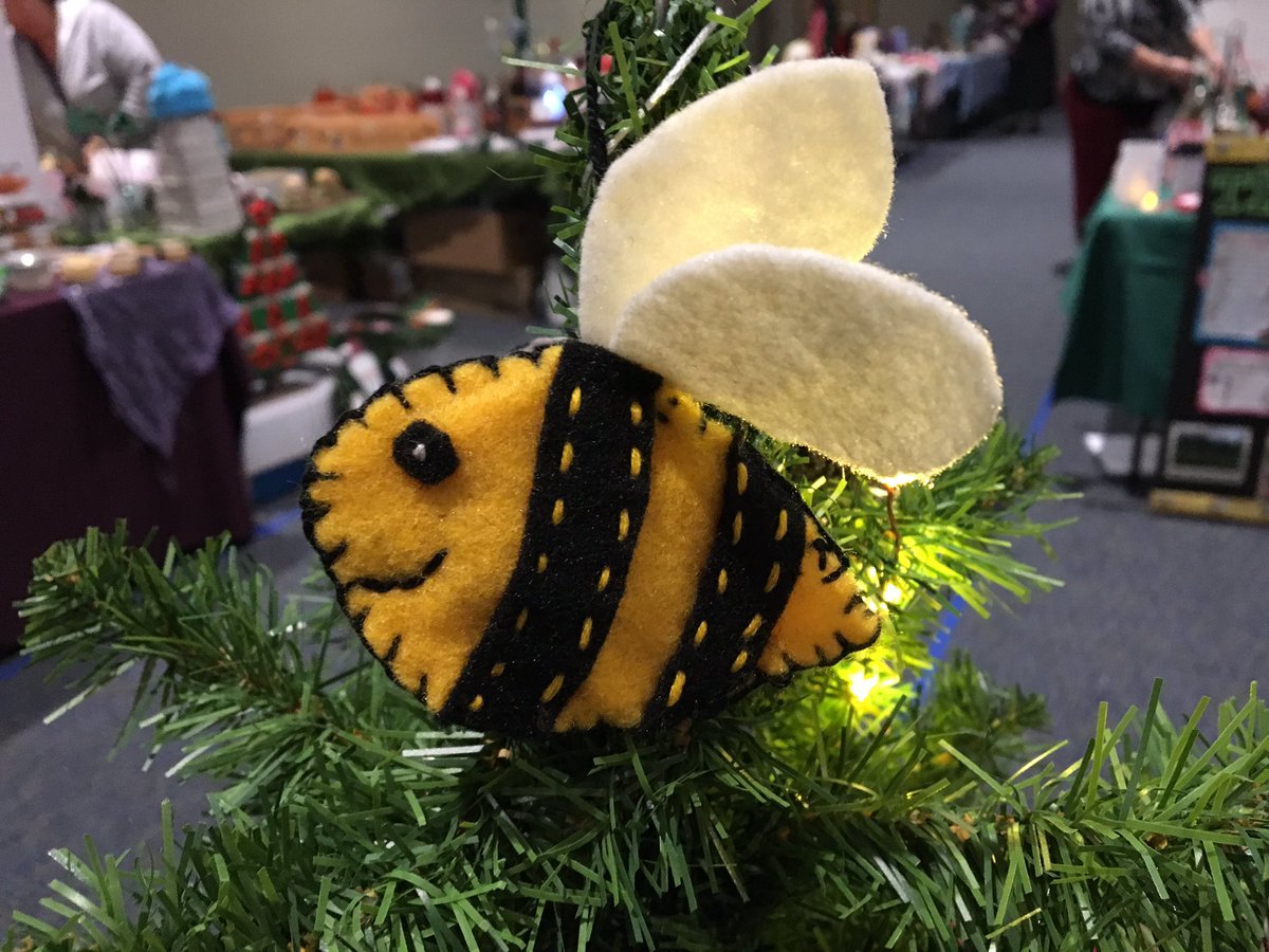 AHoneyBeeTree's tweet photo. #handmade felt ornaments from a friend. Sold them along w/ #honey @ a #christmasbazaar #CrafyFriends https://t.co/HtAZ0gfVdp