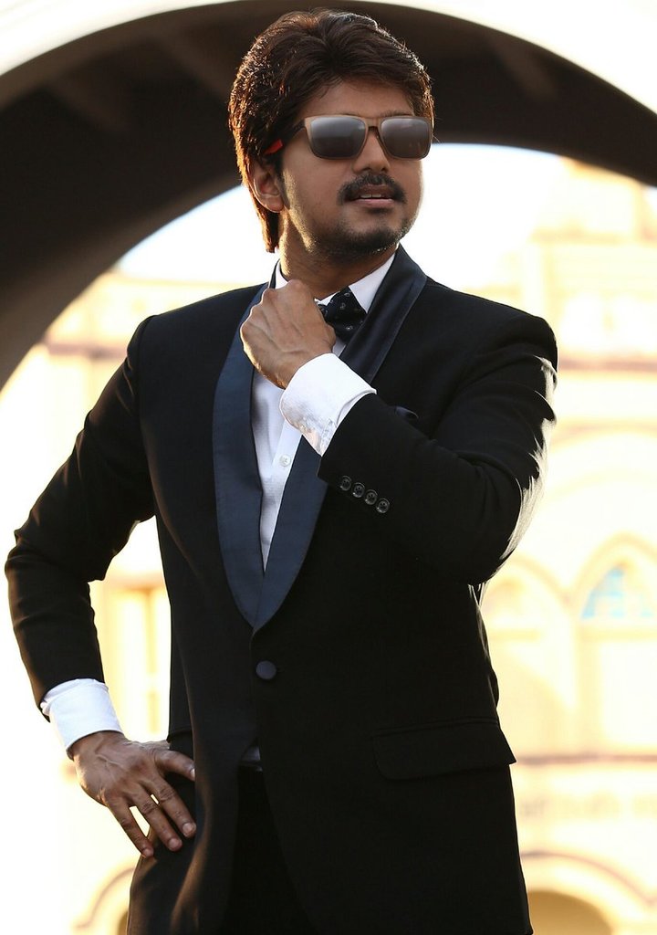 Kollyfilms_offl's tweet photo. The ➕🎧 #AdditionalSong in #Bairavaa 🔫 will narrate the precious💎☁️ dreams of a family👨👨👧👦... https://t.co/ezwpvVPZ4Q