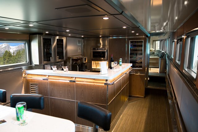 DoetsReizen's tweet photo. The Canadian treinreis van Oost naar West Canada. Ultieme luxe + comfort als reist in de bijzondere 'Prestige Class' https://t.co/ppvURNsQyZ https://t.co/VIJYpB1WUi