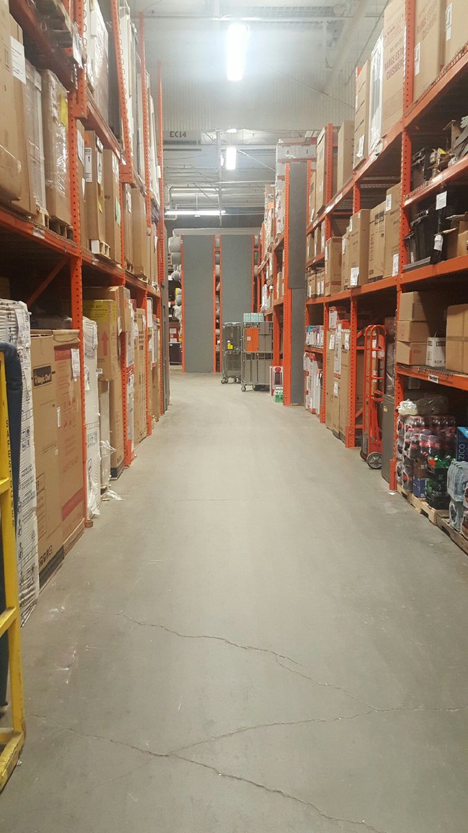 THD_Hunter's tweet image. Great job team driving Receiving standards #fridayworkflow #PacNorthProud
