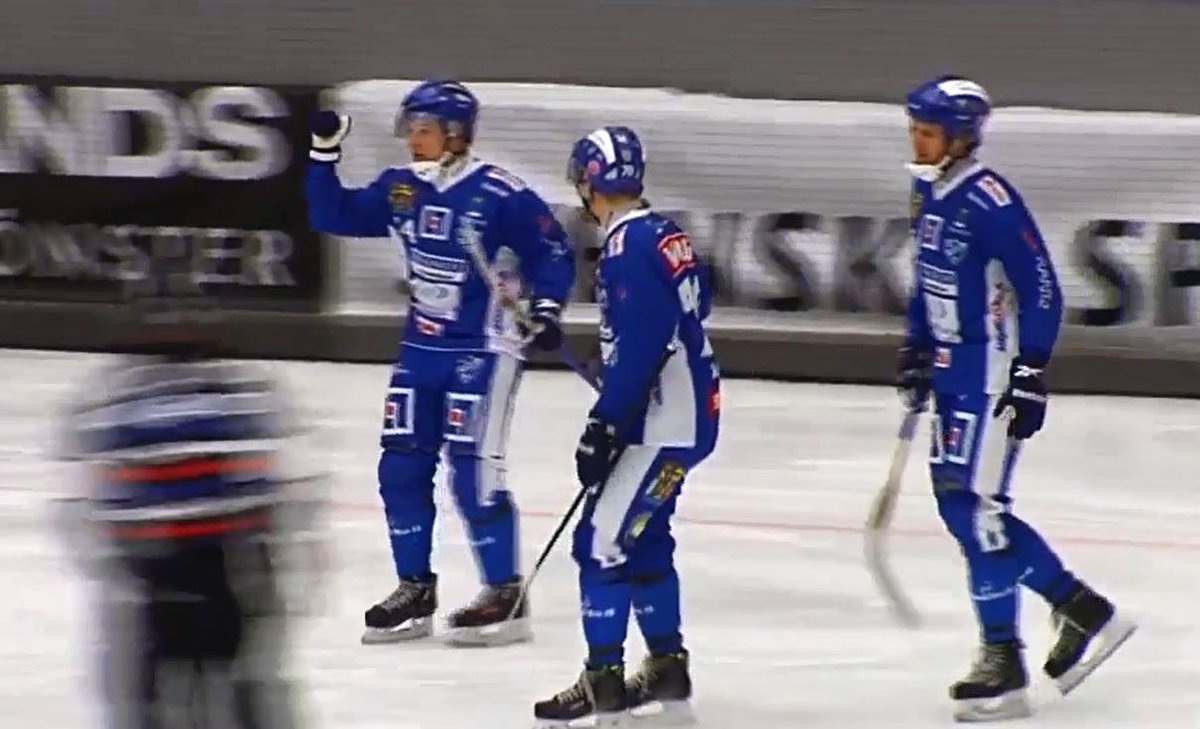 TV. Här är Vänersborg-stjärnan Nikita Ivanovs nya supermål: "Vilken showartist han är". bandypuls.se/bandy/elitseri… #svbandy #bandypuls