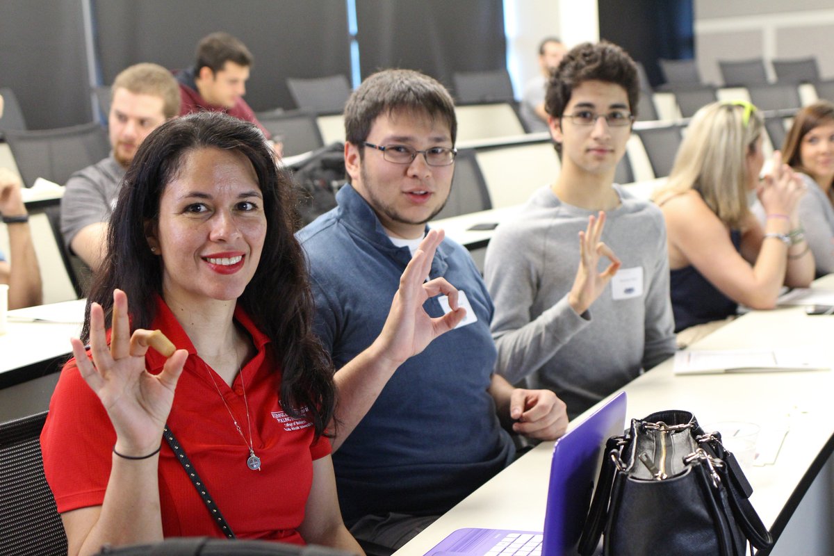 FAUGradCollege's tweet photo. See all the photos from the Spring '17 New Grad Teaching Assistant #Orientation here: https://t.co/MgKqdyknSd #BeFAU #GradOwls https://t.co/J3MURiPpCx