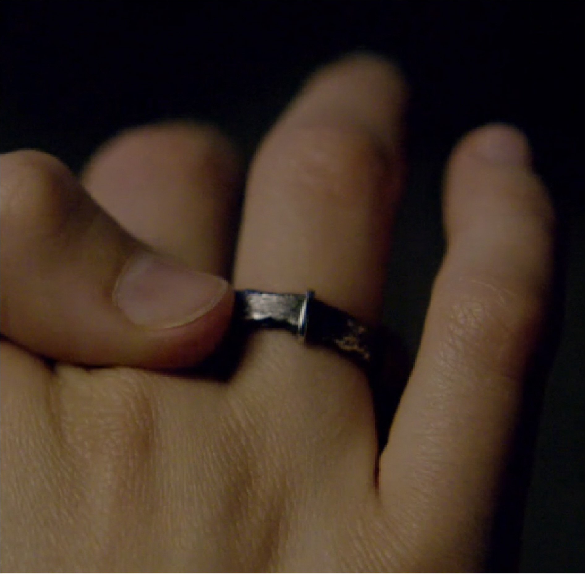 Caitriona B Heughan On Twitter The Laird Of Broch Tuarach S Ring Was The Ring In The Book That Jamie Placed On Claire S Right Ring Finger At Their Wedding But Not On Tv