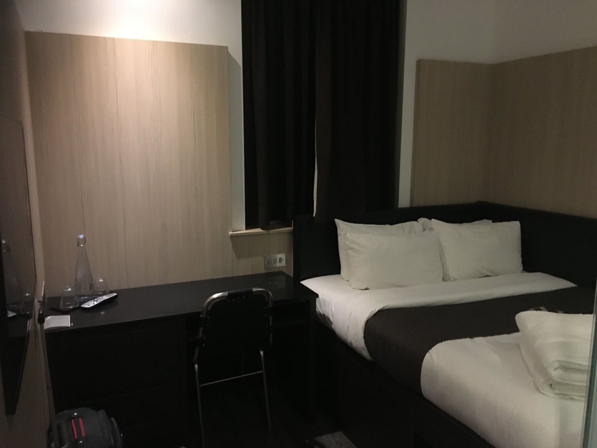 travel_salesman's tweet photo. Have you read my #Central #London review of @ZHotelVictoria @thezhotels #victoria here https://t.co/aSokHHWKPr #travelblogger #ukhotel https://t.co/1ELpSVp7Ic