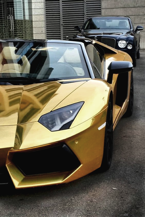 CASH_KlNG's tweet photo. Golden Lambo https://t.co/bfGdN9CAGu