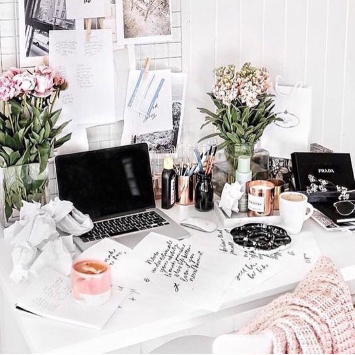 Chic_PR's tweet photo. Work mode now ✔️ 2017 planning #newchapter #visionboard #chic #NWFF @chicnetworking @officialnwff @chic_edit_ https://t.co/0t5QmT78vP
