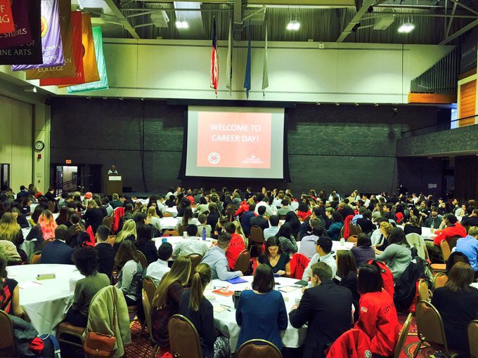 ComcastNewEng's tweet photo. It's City Year Career Day in Boston! Sharing job advice with 300+ @CityYearBoston @CityYearNH members. @comcastimpact #CityYearToCareer https://t.co/JO8WCuzIxq