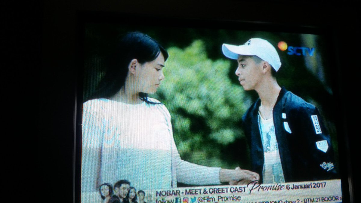 Nurfayza03's tweet photo. Genggamannya... Lirikannya..... gakuattt @bastiansteel #Mil2DuniaBenjiNembakAriel https://t.co/XDr51HZSl6