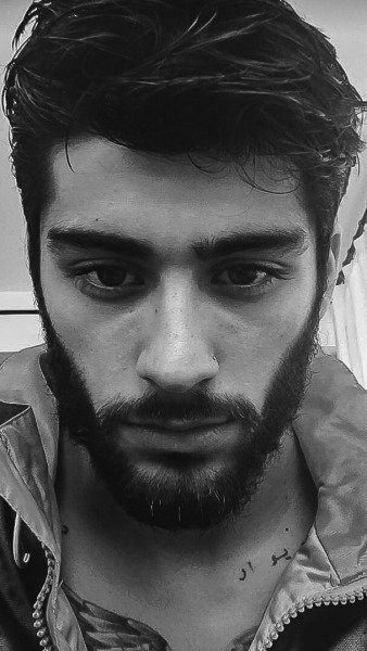 zwticia's tweet photo. a cada dia que passa zayn consegue superar a propria beleza, jamais vou me cansar de dizer que esse homem é uma obra de arte https://t.co/7wzSVQlOJ6