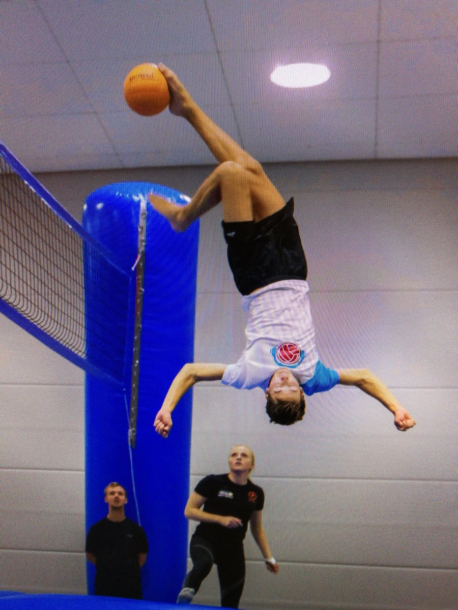 Morgen is de #Bossaball competitie in #Almere. Vanaf 11 uur in Sporthal Stedenwijk! Kom een kijkje nemen voor dit spektakel! <a href="/SportAlmere/">Sport Almere</a>