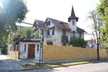 nunorktimes's tweet photo. Adiós Patrimonio Ñuñoíno, Destrucción en Barrio Suárez Mujica
https://t.co/KIHnHMgK8V https://t.co/zfE9DvpyJC