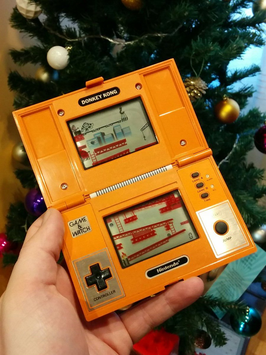 Leonsito's tweet photo. @NintendoES #NintendoReaction como ya tengo WiiU y 3DS me ha caído esta consola este año... 🎁🎉 https://t.co/6TjK5ocWDa