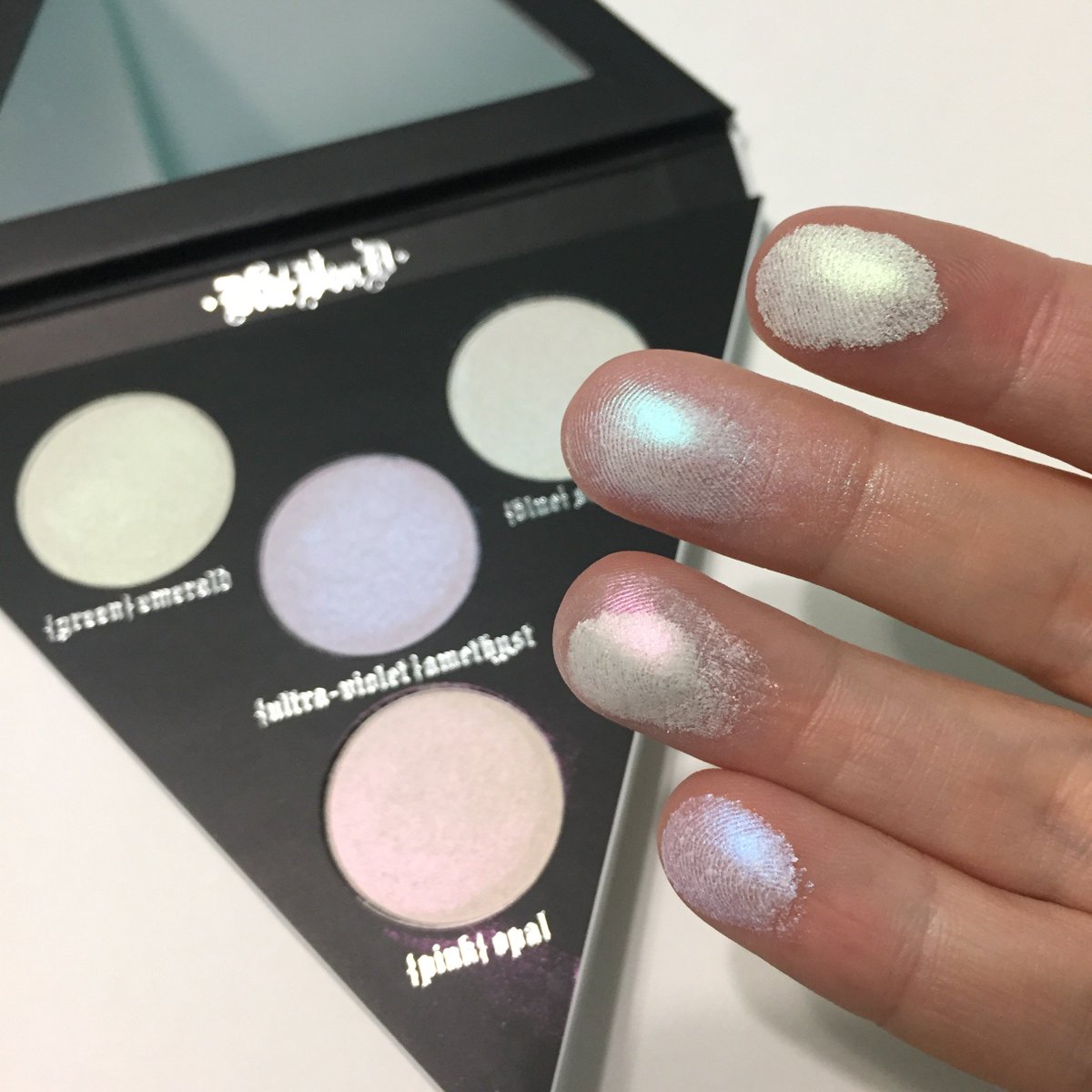 BeautyRSVP's tweet photo. Editor Obsession: Kat Von D Alchemist Holographic Palette

https://t.co/0R21jfWC3l https://t.co/1XKuQt3HLl