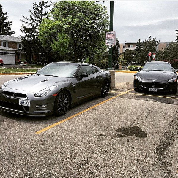 CASH_KlNG's tweet photo. Retweet for right, Favorite for left 💰 https://t.co/WOyVvsXuYa