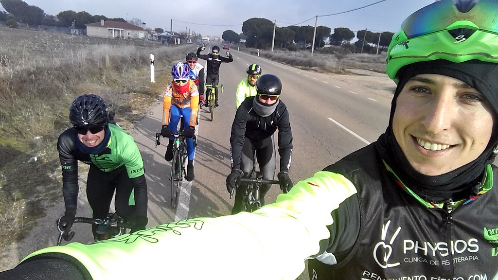 NoelRendiFisico's tweet photo. Salida con -5°C pero en esta grupeta @CazaPavos seguimos d risas #querisada @oscarpujol @JorgeIst #RendimientoFísico https://t.co/uFGL8cWz1o